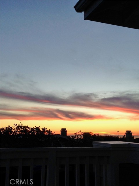 3611 Daffodil Avenue, Corona del Mar CA: https://media.crmls.org/medias/8a99b58d-522d-4314-b3a9-18d2b308fdd4.jpg