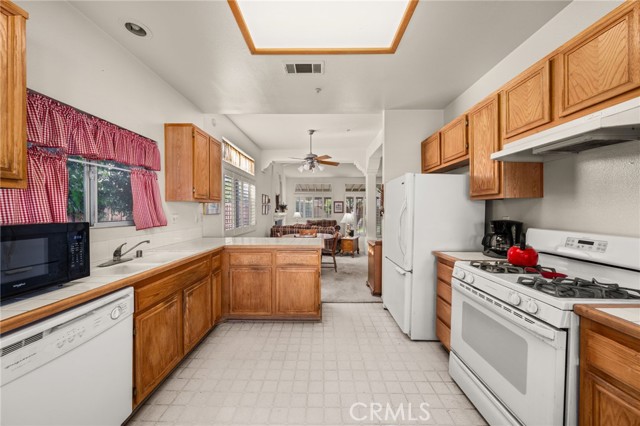 Detail Gallery Image 13 of 44 For 1859 Rosemont Cir, San Jacinto,  CA 92583 - 3 Beds | 2 Baths