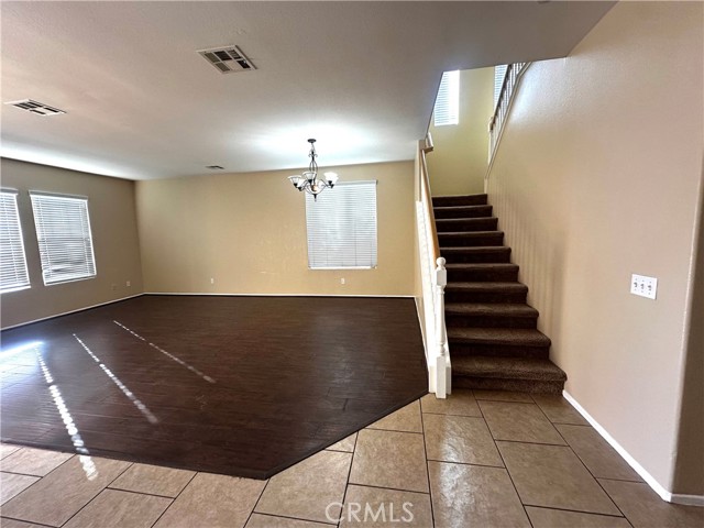 Detail Gallery Image 10 of 20 For 13168 Dixon, Victorville,  CA 92392 - 5 Beds | 3 Baths