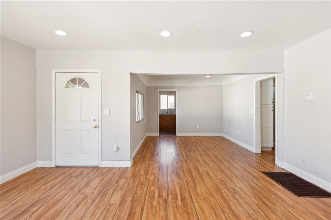 Detail Gallery Image 9 of 31 For 1602 W 81st St, Los Angeles,  CA 90047 - 2 Beds | 1 Baths