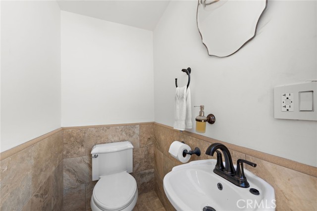 Detail Gallery Image 59 of 75 For 530 Kings Rd, Newport Beach,  CA 92663 - 5 Beds | 4/3 Baths