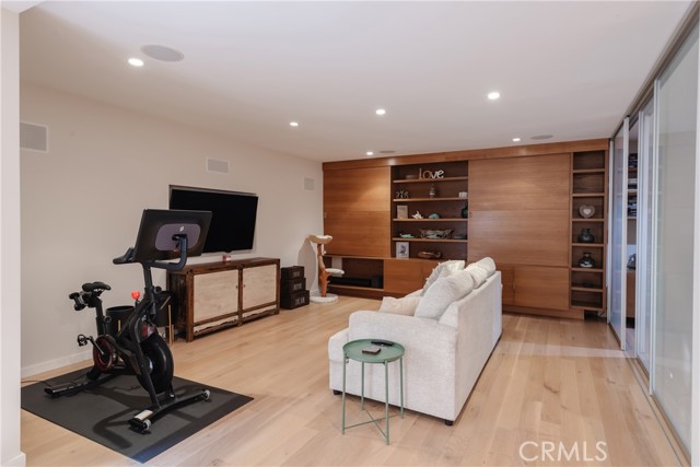 351 30th Street, Hermosa Beach, California 90254, 4 Bedrooms Bedrooms, ,3 BathroomsBathrooms,Residential,For Sale,30th,SB25124501