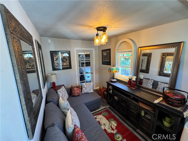 23301 Ridge Route Drive, Laguna Hills CA: https://media.crmls.org/medias/8a9af36a-8bba-4a0c-9299-1244e5abbf35.jpg