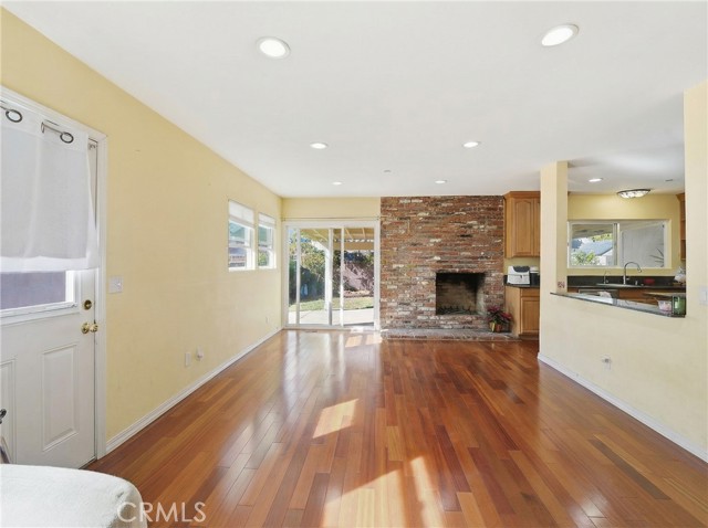 Detail Gallery Image 9 of 25 For 6545 Dos Rios Rd, Downey,  CA 90240 - 5 Beds | 3 Baths