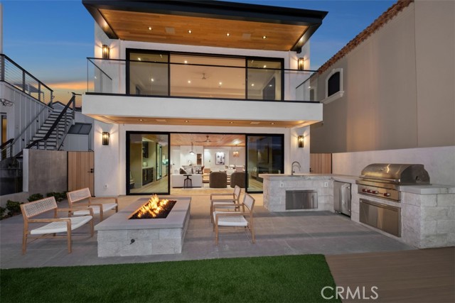20 Balboa Coves, Newport Beach CA: https://media.crmls.org/medias/8a9c75a2-6d7d-44cf-b1d1-bb7aa5eacb35.jpg