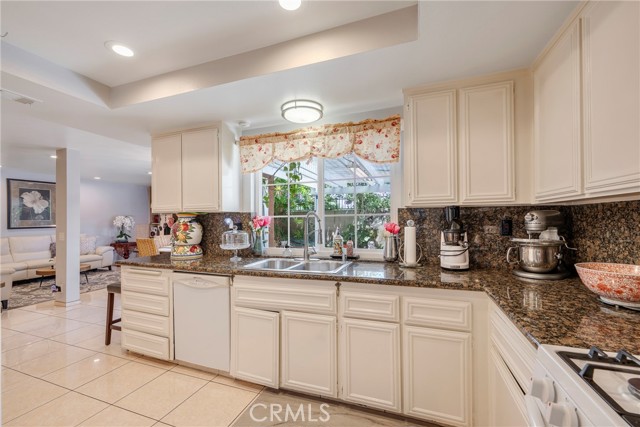 9909 Merced River Avenue, Fountain Valley CA: https://media.crmls.org/medias/8a9c9322-d72c-4bde-8d87-23630f12ed5f.jpg