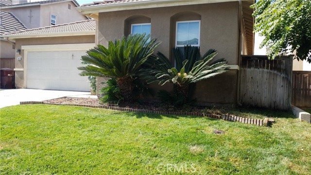 Detail Gallery Image 3 of 26 For 13447 Glorybower St, Moreno Valley,  CA 92553 - 3 Beds | 2 Baths