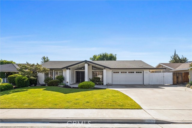 Detail Gallery Image 5 of 49 For 1901 Midvale Ct, Bakersfield,  CA 93309 - 5 Beds | 2 Baths