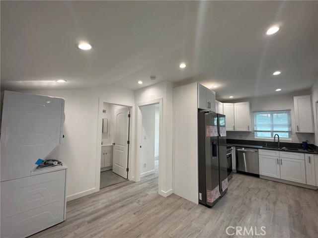 Detail Gallery Image 12 of 13 For 7016 Bertrand Ave, Reseda,  CA 91335 - 1 Beds | 1 Baths