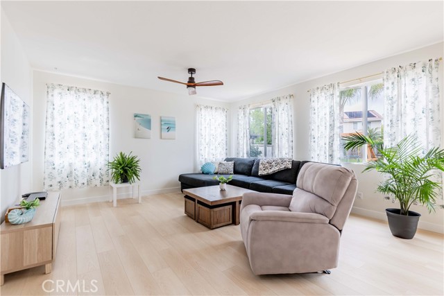 24520 Calle Estancia, Murrieta CA: https://media.crmls.org/medias/8a9e7970-6e4c-4324-8a6c-17fa072ca4cb.jpg