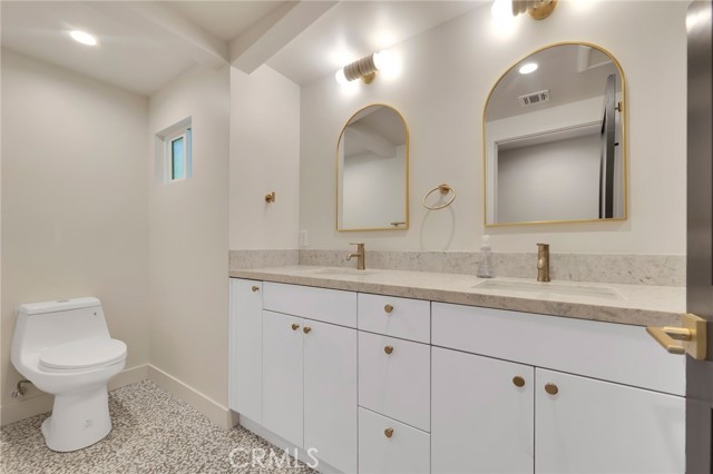 Detail Gallery Image 27 of 40 For 4941 Rigoletto St, Woodland Hills,  CA 91364 - 3 Beds | 2/1 Baths