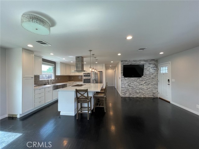 Detail Gallery Image 3 of 17 For 5352 Edinger, Huntington Beach,  CA 92649 - 3 Beds | 2 Baths