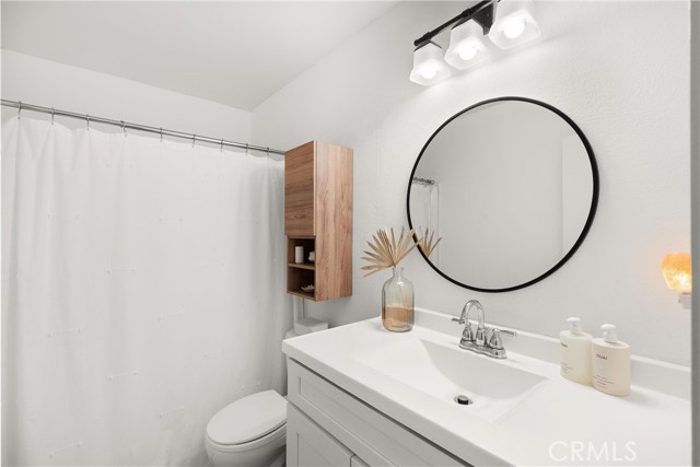 22352 Torino, Laguna Hills CA: https://media.crmls.org/medias/8a9f7f7d-8d18-4c3b-8ec8-c3b42f98a4ca.jpg