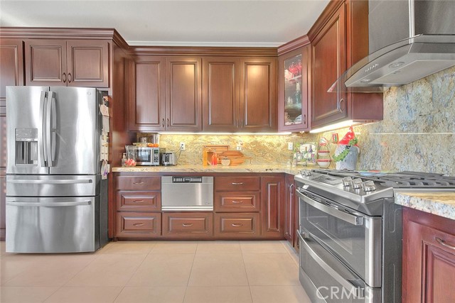 Detail Gallery Image 18 of 67 For 27641 Atlas Ln, Canyon Country,  CA 91351 - 4 Beds | 2/1 Baths