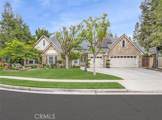 Detail Gallery Image 1 of 1 For 371 W Warwick Ave, Fresno,  CA 93619 - 4 Beds | 3/1 Baths