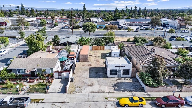 1704 W 2nd Street, Santa Ana CA: https://media.crmls.org/medias/8aa037dc-d99f-4eea-99b9-60e7ed90f635.jpg