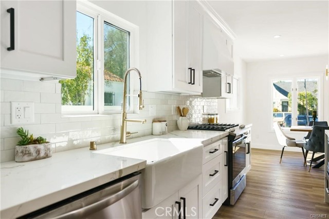 Detail Gallery Image 7 of 27 For 4944 Denny Ave, North Hollywood,  CA 91601 - 3 Beds | 4 Baths
