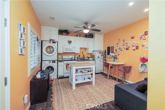 Detail Gallery Image 2 of 75 For 4133 Rogers Ln, Spring Valley,  CA 91977 - 4 Beds | 4 Baths