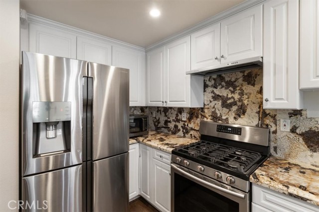 89 E Commonwealth Avenue, Alhambra CA: https://media.crmls.org/medias/8aa2878d-71ba-4591-84de-e079cd711083.jpg
