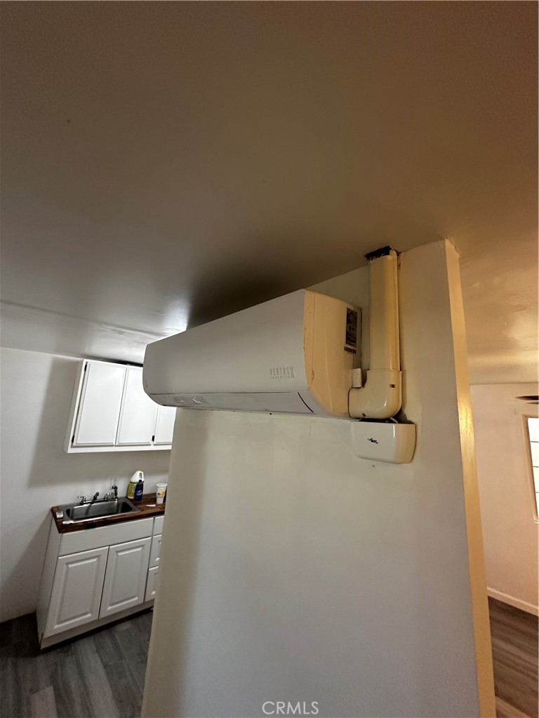 https://media.crmls.org/medias/8aa30d79-10fc-4cb0-97da-60a0d94d95a5.jpg?preset=X-Large