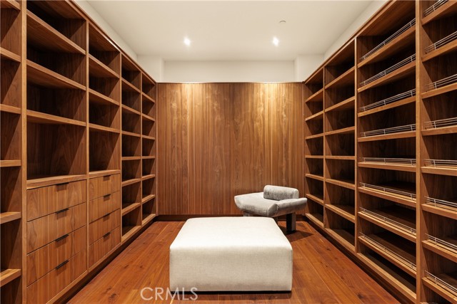 Detail Gallery Image 28 of 41 For 4930 Edgerton Ave, Encino,  CA 91436 - 5 Beds | 5/1 Baths