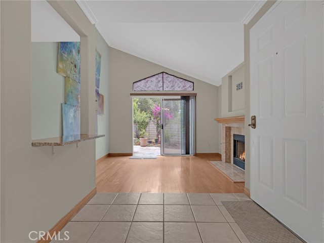 Detail Gallery Image 4 of 39 For 6004 Rothko Ln, Simi Valley,  CA 93063 - 2 Beds | 2 Baths