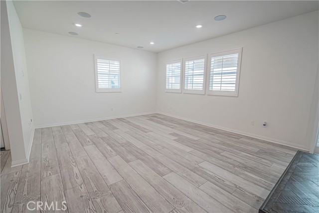 Detail Gallery Image 10 of 46 For 17047 Zion Drive, Canyon Country,  CA 91387 - 4 Beds | 3 Baths