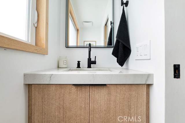 Detail Gallery Image 18 of 36 For 129 Moonstone St, Manhattan Beach,  CA 90266 - 3 Beds | 4 Baths