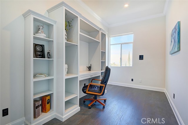 Detail Gallery Image 31 of 44 For 3952 Oakfield Dr, Sherman Oaks,  CA 91423 - 5 Beds | 4/1 Baths