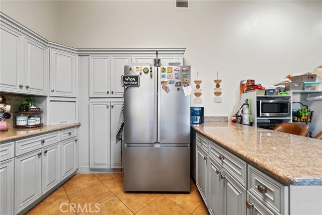 Detail Gallery Image 10 of 20 For 9087 Rosecrest, Fontana,  CA 92335 - 4 Beds | 2 Baths