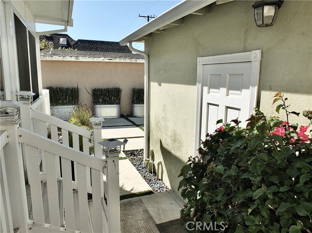 833 Terraine Avenue, Long Beach CA: https://media.crmls.org/medias/8aa7d549-7e73-4526-9367-75b29a30ef0d.jpg