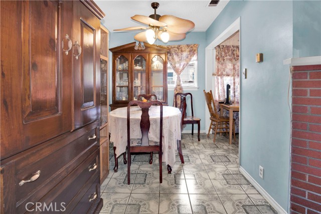 11028 Condon Avenue, Inglewood CA: https://media.crmls.org/medias/8aa85c00-1bb9-466f-bc44-1330cc4ac1cf.jpg