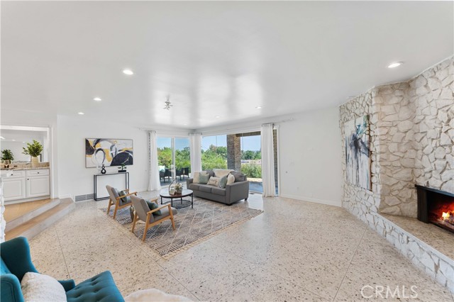Image 18 of 67 For 950 Spring Meadow Drive
