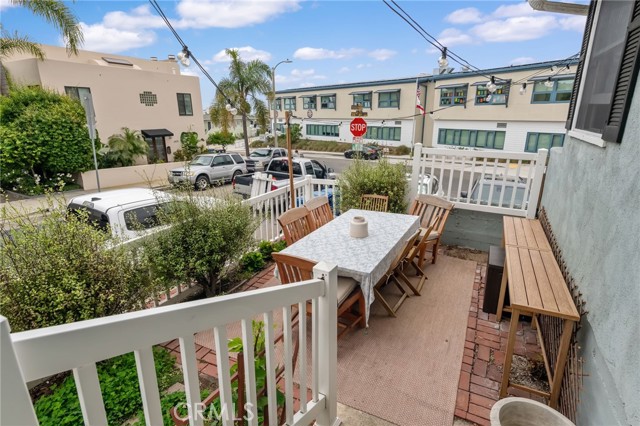 2468 Silverstrand Avenue, Hermosa Beach CA: https://media.crmls.org/medias/8aa88085-3464-4557-9ecb-8c692fca34a7.jpg