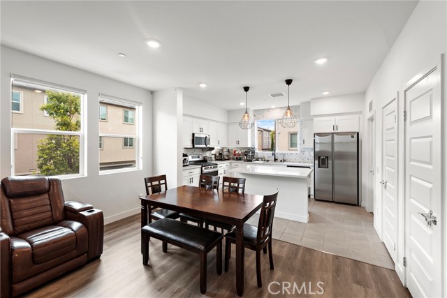 8103 Cooper Lane, Gardena CA: https://media.crmls.org/medias/8aa8bdd4-bdee-4e45-84c6-c7bd53699cb8.jpg