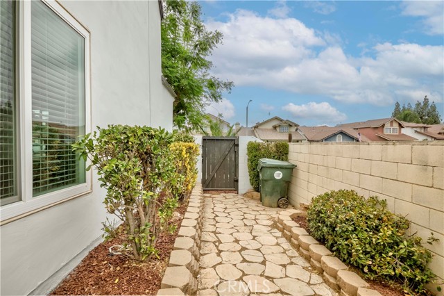 6409 Heatherwood Drive, Jurupa Valley CA: https://media.crmls.org/medias/8aa9a3cf-507d-45d2-a4b4-d2cfa3b1001e.jpg