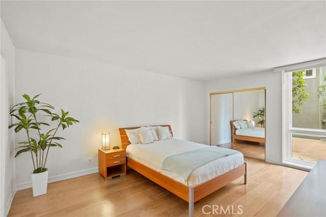 4915 Tyrone Avenue, Sherman Oaks CA: https://media.crmls.org/medias/8aa9a8d7-a7d1-4009-8eca-5cf0d11a3007.jpg