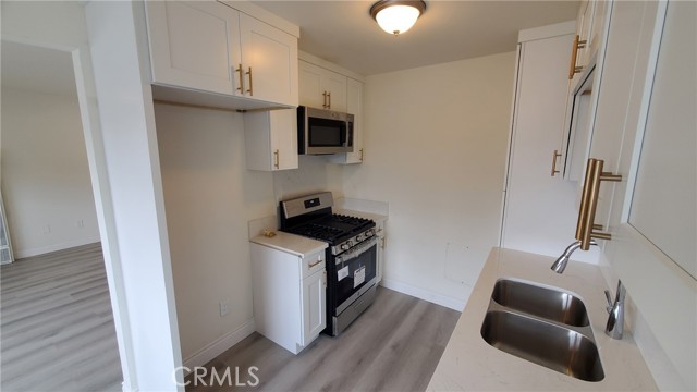 5333 Hyde Street, Los Angeles CA: https://media.crmls.org/medias/8aaa7dca-2f29-48cb-9d28-3a88152a9aad.jpg