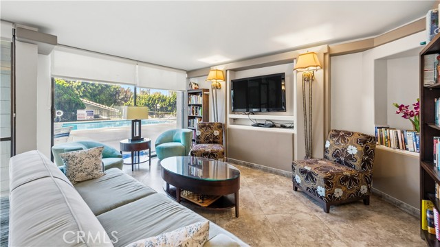 2601 E Ocean Boulevard, Long Beach CA: https://media.crmls.org/medias/8aaab29f-343f-4a95-8011-554064880fb8.jpg