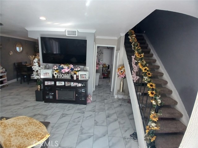 Detail Gallery Image 3 of 28 For 369 N Eucalyptus Ave #34,  Rialto,  CA 92376 - 4 Beds | 2/1 Baths