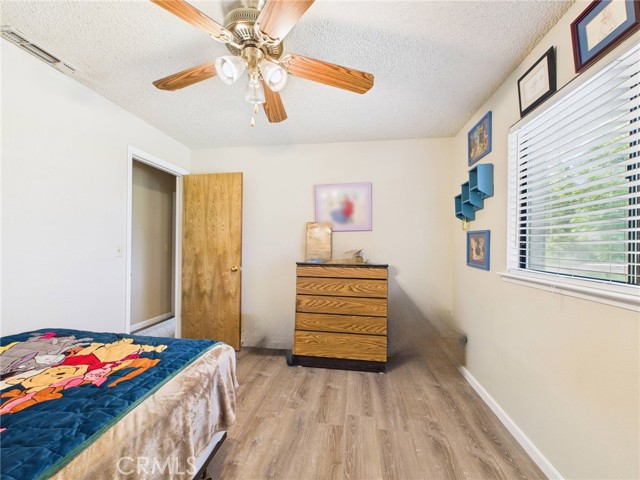 40170 Hillsborough Loop, Oakhurst CA: https://media.crmls.org/medias/8aabb058-60a9-4eda-96a6-202bec3a37b6.jpg