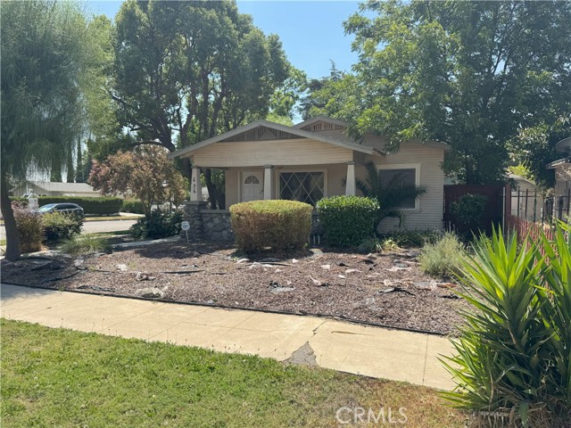 696 E Columbia Avenue, Pomona CA: https://media.crmls.org/medias/8aabc729-782f-4698-a8f7-eb9ca7819573.jpg