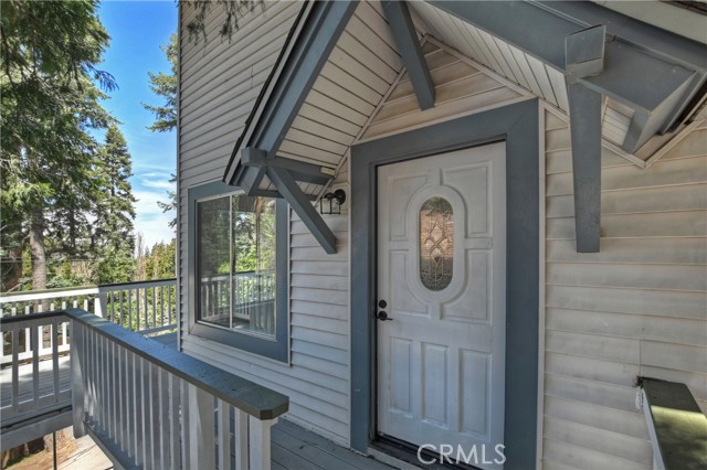 Detail Gallery Image 3 of 41 For 835 Lake Dr, Lake Arrowhead,  CA 92352 - 3 Beds | 2 Baths