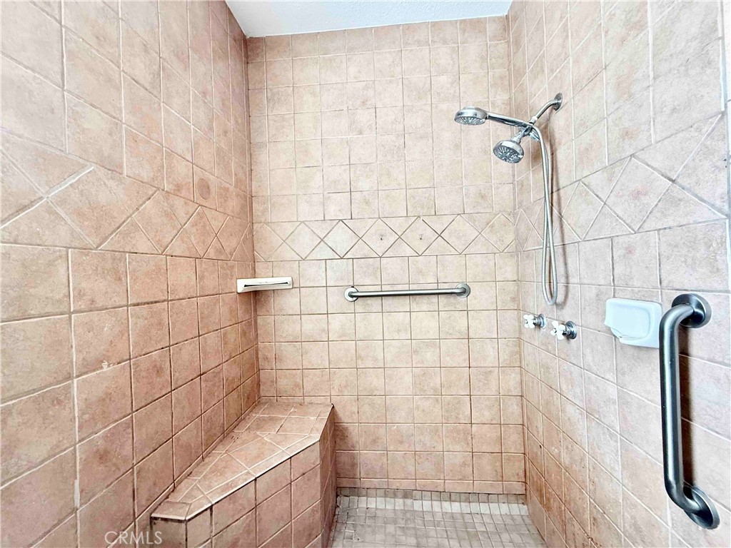 https://media.crmls.org/medias/8aac5e2e-1c26-49fa-aadd-ea1dc6b9da71.jpg?preset=X-Large