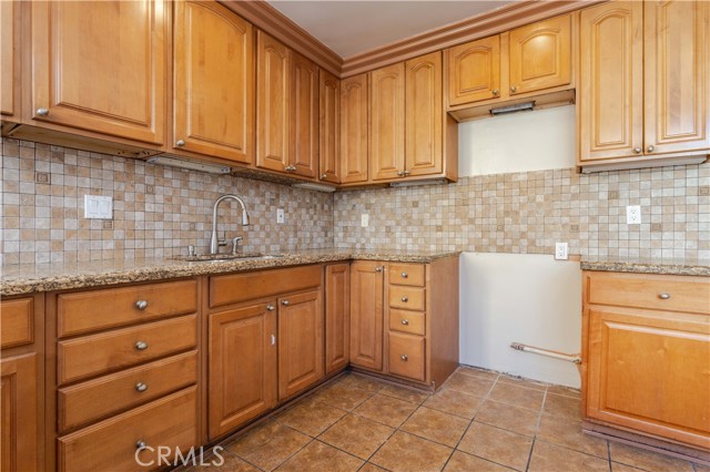 Detail Gallery Image 10 of 32 For 8855 Tyrone, Panorama City,  CA 91402 - 3 Beds | 2 Baths