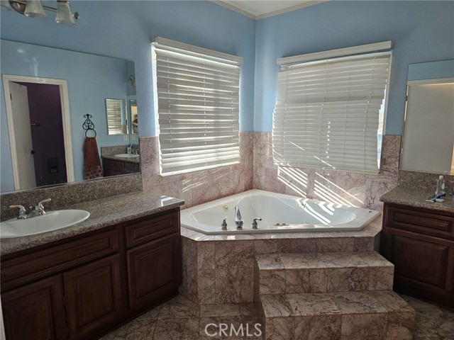 Detail Gallery Image 17 of 31 For 10616 Salem Ave, Oak Hills,  CA 92344 - 6 Beds | 3/1 Baths