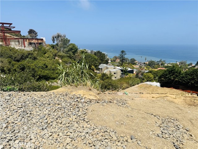 7530 Hillside Drive, La Jolla CA: https://media.crmls.org/medias/8aaf6023-0b2d-456d-a62f-5ddf06614dae.jpg