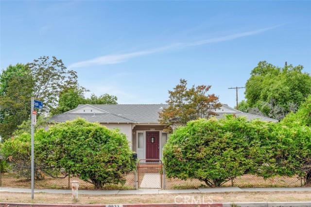 9933 Norwich Avenue, Mission Hills (San Fernando) CA: https://media.crmls.org/medias/8aaf8c9f-c321-4081-84c9-277b9881f894.jpg