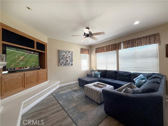 Detail Gallery Image 8 of 29 For 23964 Old Pomegranate Rd, Yorba Linda,  CA 92887 - 5 Beds | 3 Baths
