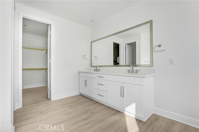 27409 Creekwood Lane, Valencia CA: https://media.crmls.org/medias/8ab04953-3e3e-4dc1-bc4c-26ea31fe105e.jpg